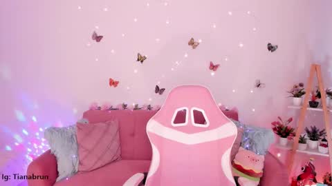 Zara online show from October 8, 1:15 pm