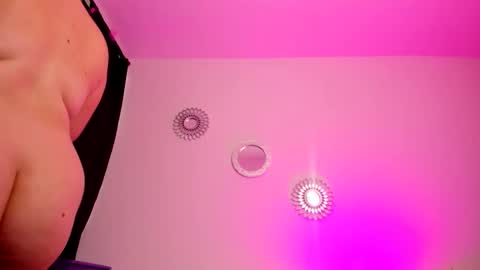 Zaritha Li online show from October 12, 11:34 am