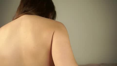 Emilia online show from September 29, 1:32 am