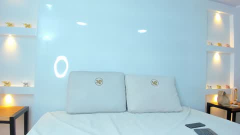 Zenda Evans online show from March 3, 3:49 am