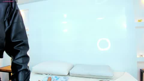 Zenda Evans online show from February 13, 9:41 am