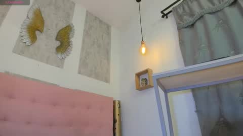 ZHAMIRA  ANDRES online show from October 19, 12:34 am