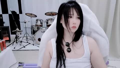 zhen online show from April 16, 9:36 pm