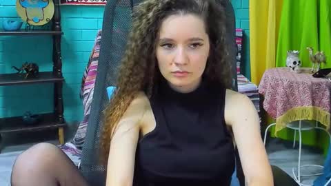 zianichols online show from February 20, 7:52 pm