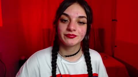 zoe_0111 online show from February 5, 6:37 pm