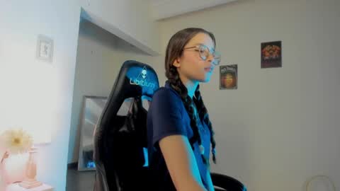 zoe_dear online show from April 16, 9:39 pm