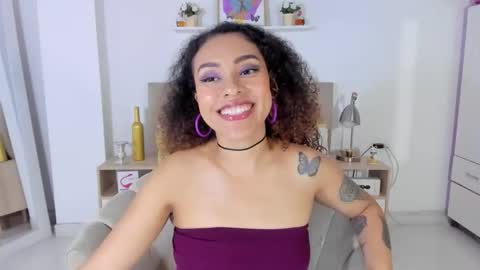 Zoe Gruber online show from May 7, 12:48 am