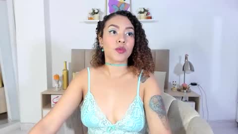 Zoe Gruber online show from February 27, 1:38 am