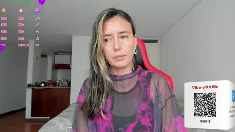 ZOE online show from May 12, 9:43 pm