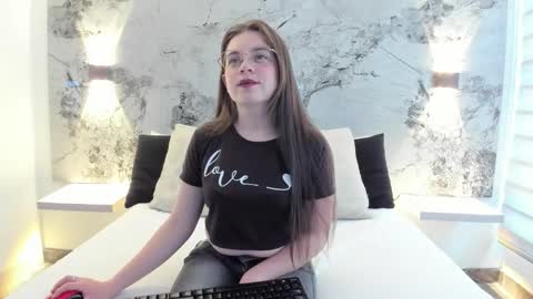 Zoe online show from January 6, 11:47 am