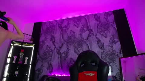 zoe_rosse00 online show from October 27, 7:19 pm