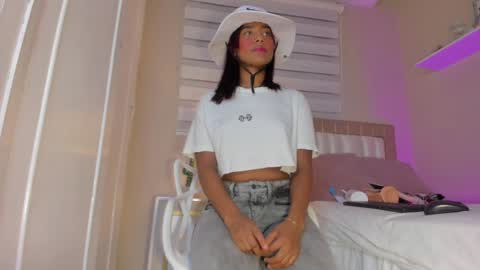 Hi guys i am Zoe  online show from February 5, 11:34 am