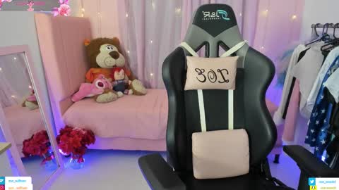 zoe_sullivan_ online show from February 26, 9:08 am