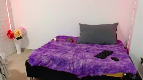 Carolina online show from February 27, 1:59 am