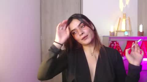 Zoee online show from November 27, 2:14 am