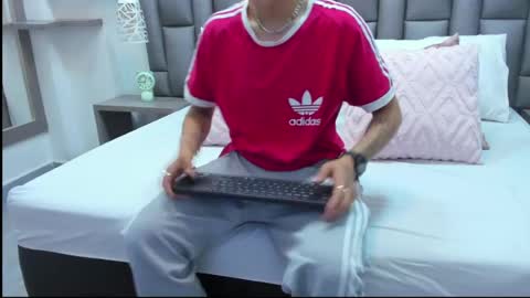 Zoe Krug online show from March 24, 12:21 pm