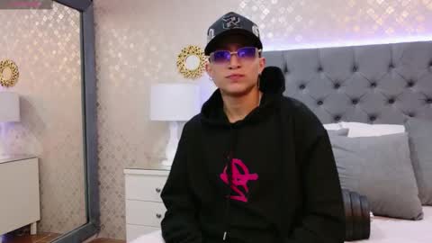 Zoe Krug online show from January 7, 7:06 pm