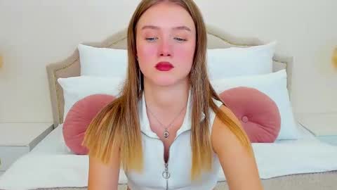 Zoe online show from November 24, 1:24 pm