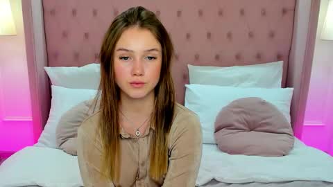 Zoe online show from November 19, 3:01 pm