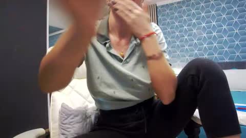 Zoey online show from November 6, 5:52 pm