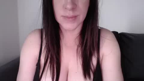 Snapshot of zoibee chatting on October 16, 8:06 am zoibee online show from October 16, 8:06 am