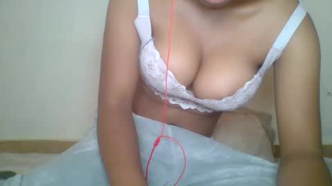 zyraelle_01 online show from June 2, 7:42 am
