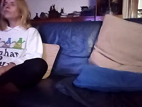 coolkasal online show from April 15, 9:04 pm