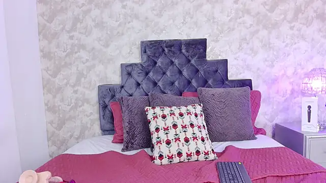 elizabeth coleman online show from December 16, 9:31 pm