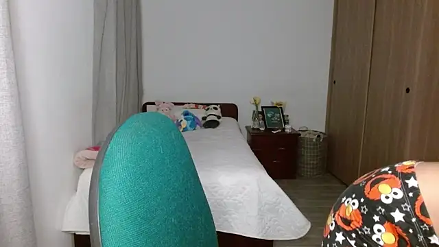 mia  lopez  online show from November 5, 3:01 am