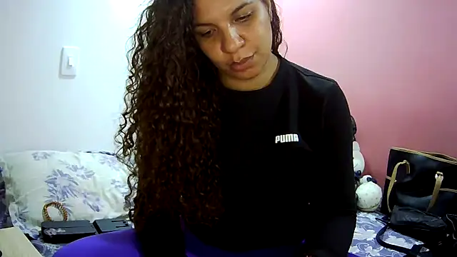 gatubelahot online show from December 23, 4:38 am