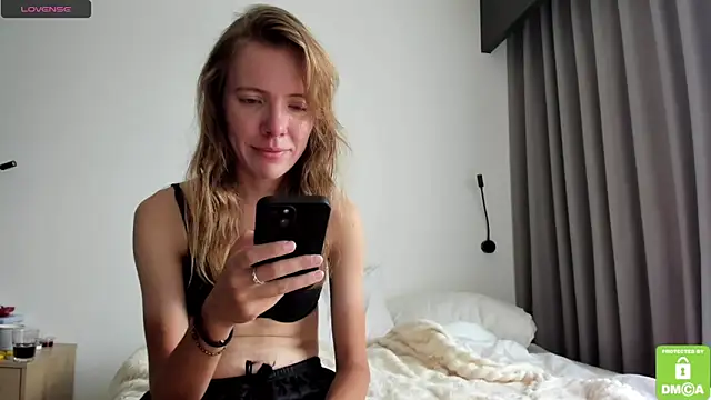 Kalisee  online show from March 11, 5:44 am