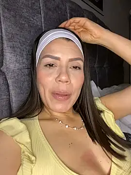 martina contreras online show from April 6, 5:08 am