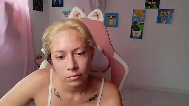 MommyMiaWs online show from February 10, 3:26 pm