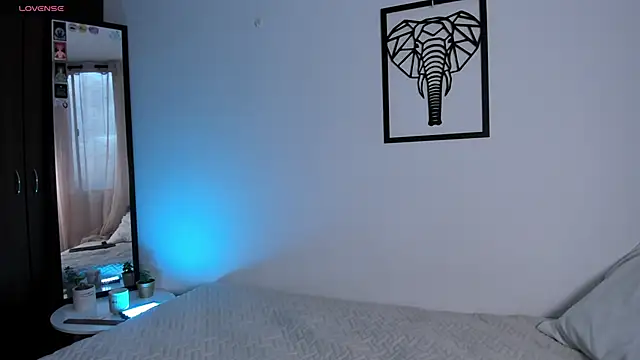 Snapshot of emilybae_ chatting on October 23, 10:27 pm emilybae online show from October 23, 10:27 pm