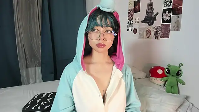Snapshot of acid_candy_ chatting on September 21, 1:04 am acid candy  online show from September 21, 1:04 am