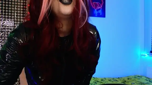 wickedxqueen online show from May 10, 9:50 pm