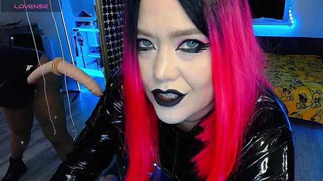 wickedxqueen online show from April 19, 6:32 pm