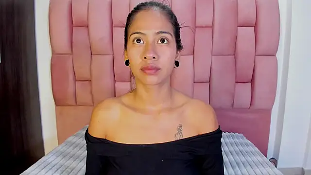 JuliKim  online show from September 24, 12:37 pm