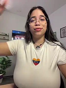 tati reyess online show from March 14, 12:50 pm