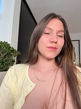 AmelieLaurent  online show from May 31, 10:44 pm