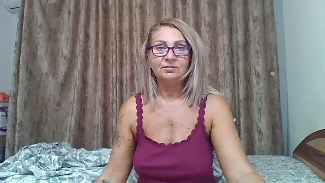 PussyEvely online show from July 9, 5:59 pm
