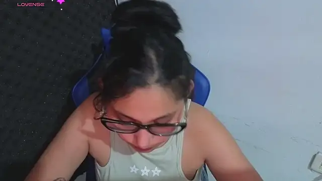 Cuteprincess21 online show from April 9, 10:59 pm