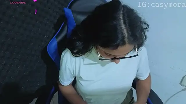 Cuteprincess21 online show from April 8, 1:13 pm