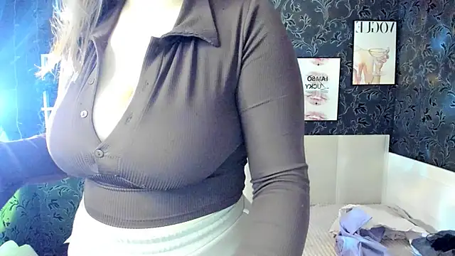 SofiaLovelyC online show from May 12, 5:59 am