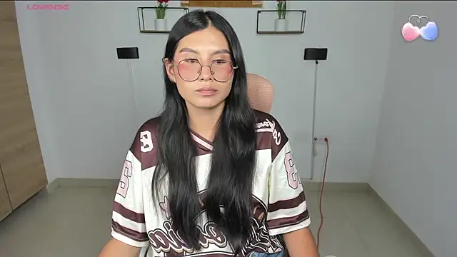 emily villamil online show from July 24, 9:33 pm