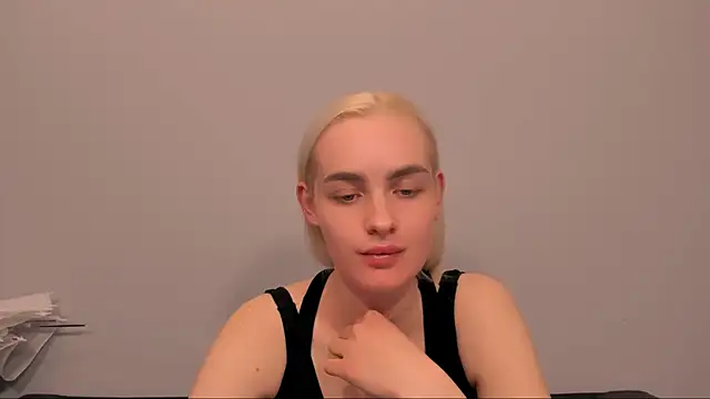 OliviaKisss online show from March 12, 9:28 pm