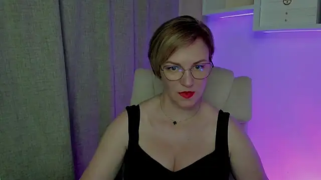 feliziaDesire online show from August 9, 8:18 am