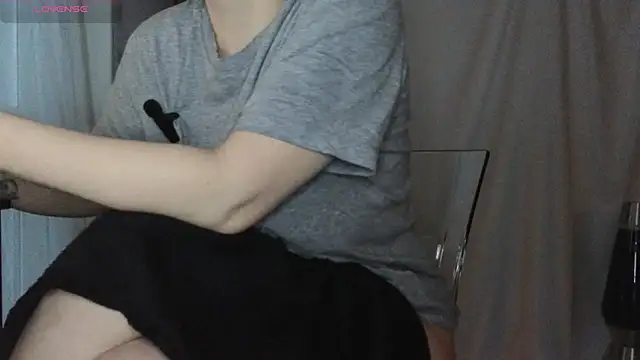 Mia G0ld online show from January 8, 3:38 pm