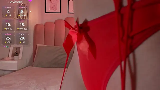 Ashleyy piink online show from April 1, 4:04 pm