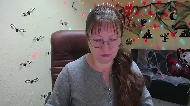 Snapshot of VanessaHotts chatting on October 23, 5:02 am VanessaHotts online show from October 23, 5:02 am